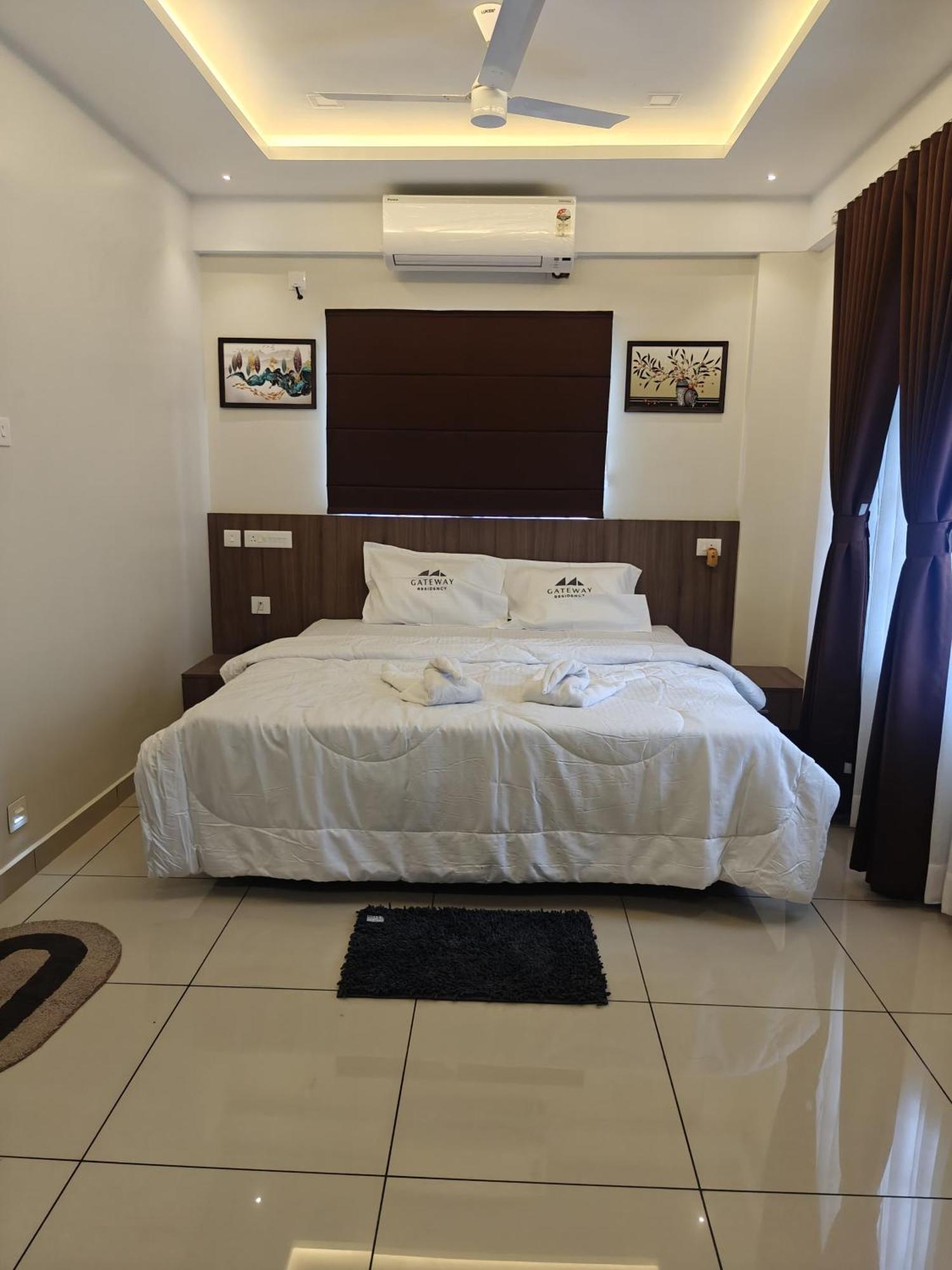 Gateway Residency Hotel Mannarakkat Exterior photo