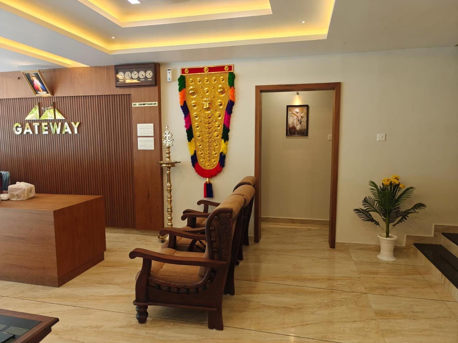 Gateway Residency Hotel Mannarakkat Exterior photo